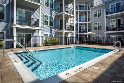 phn401-116 Searing Ave, Mineola, NY, 11501-2888 | Card Image