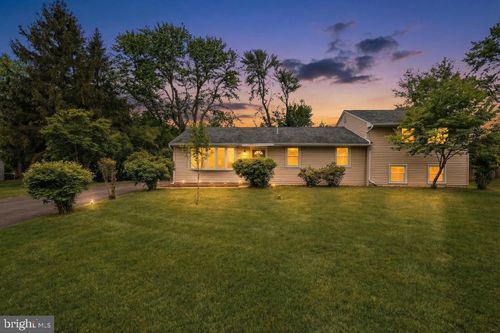 39 Heights Ln, Feasterville Trevose, PA, 19053-7673 | Card Image