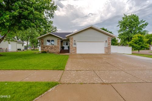 3501 Sandpiper Se, Mandan, ND, 58554 | Card Image