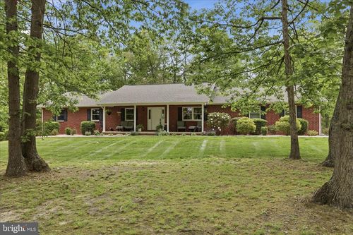 435 Summit Dr, Moorefield, WV, 26836-8006 | Card Image