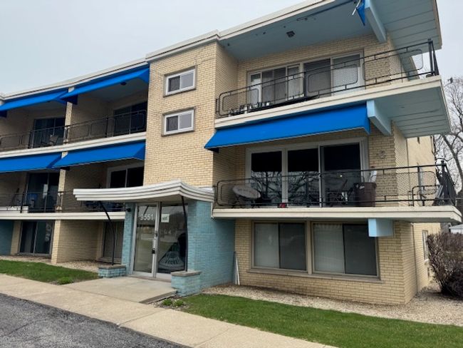 APT-2L - 9551 S Kedzie Ave, Condo with 2 bedrooms, 1 bathrooms and 2 parking in Evergreen Park IL | Image 4
