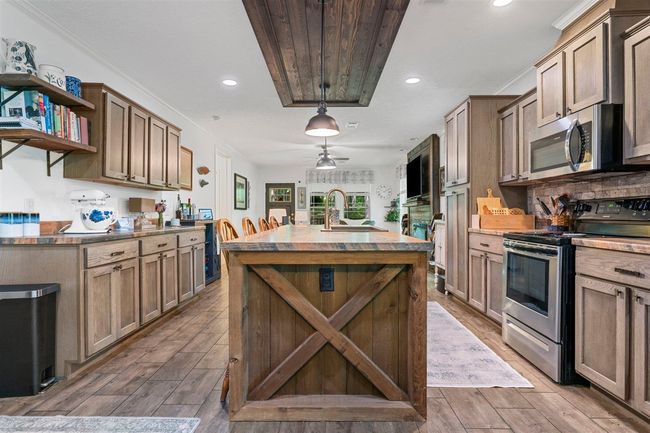 701 Runaway Dr, House other with 3 bedrooms, 2 bathrooms and null parking in Fountain Run KY | Image 14