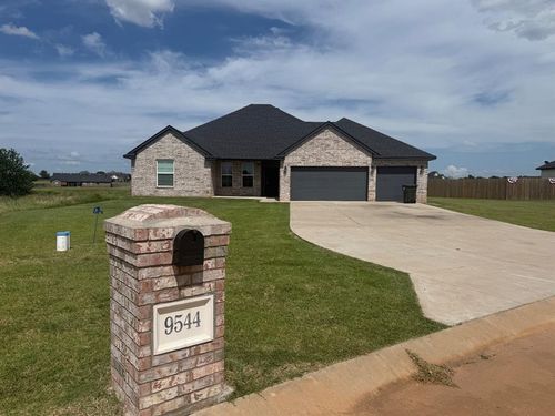 9544 Monterey Dr, Edmond, OK, 73025-4804 | Card Image