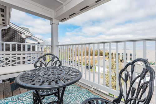 301-12202 Redspire Dr, Louisville, KY, 40299-6175 | Card Image