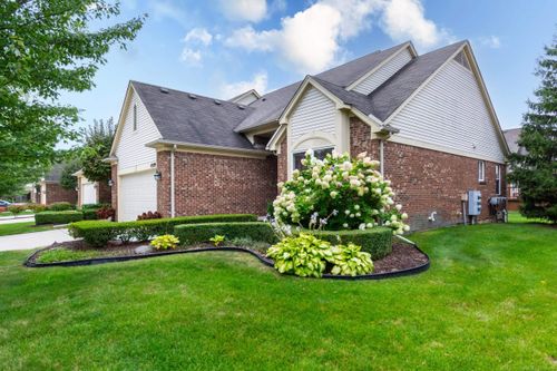 45559 Rathmore Dr, Macomb, MI, 48044-6324 | Card Image