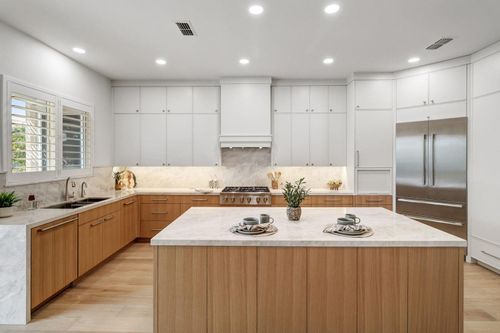 2701 Robinson Creek Ln, Elk Grove, CA, 95758-3618 | Card Image