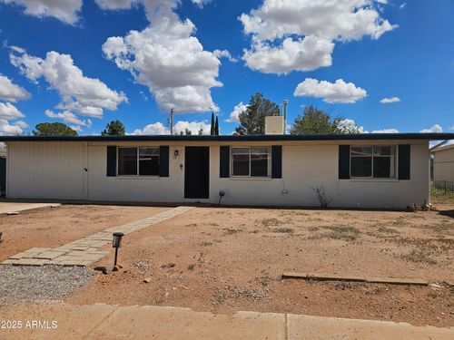 310 2nd St, Huachuca City, AZ, 85616-9774 | Card Image