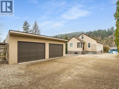 1115 7th Ave, Castlegar, BC, V1N1S5 | Card Image