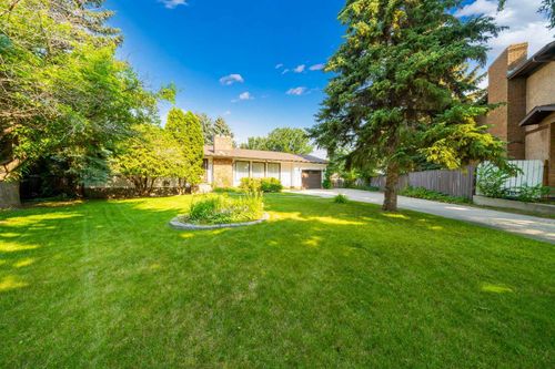 44 Cunliffe Cres Se, Medicine Hat, AB, T1B1K6 | Card Image