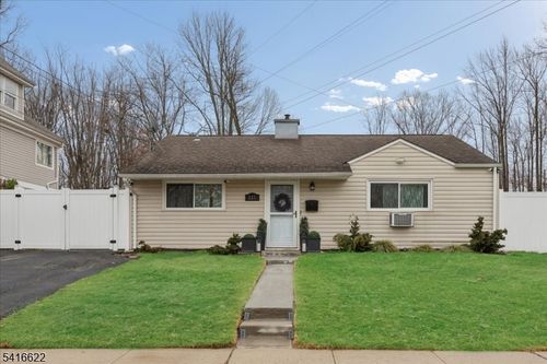 117 Winthrop Rd, Edison, NJ, 08817-4020 | Card Image