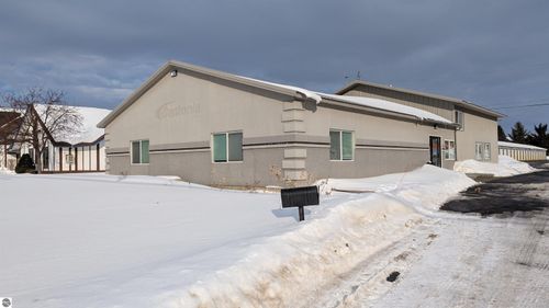 3707 Old Us Highway 27 S, Gaylord, MI, 49735-9545 | Card Image