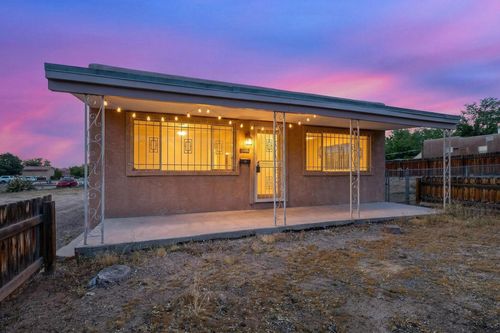 2905 Burton Ave Se, Albuquerque, NM, 87106-2924 | Card Image