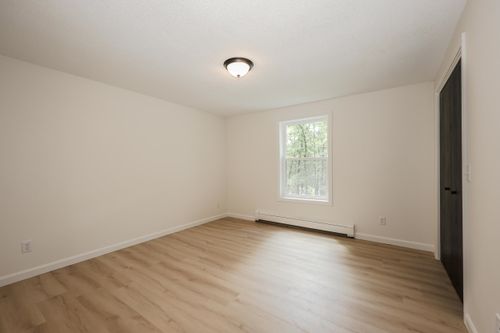50 Great Hill Dr, Newmarket, NH, 03857-2057 | Card Image