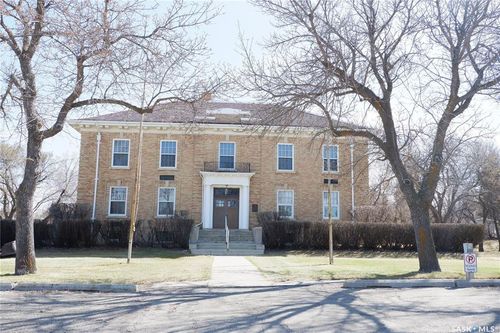 3-700 Centre Street, Assiniboia, SK, S0H0B0 | Card Image