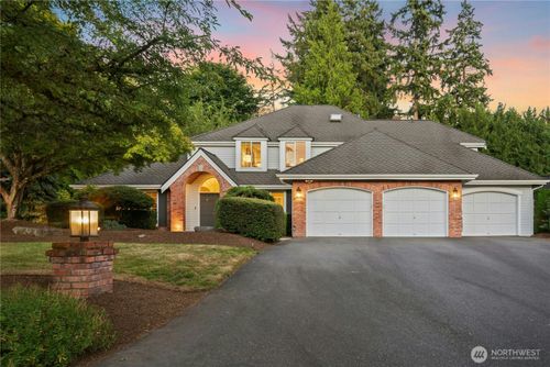 26007 Ne 27th Drive, Redmond, WA, 98053 | Card Image