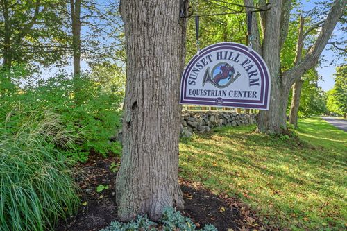 160 Sunset Hill Rd, Redding, CT, 06896-1716 | Card Image