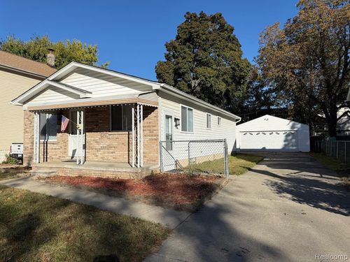 138 W Robert Ave, Hazel Park, MI, 48030-3221 | Card Image