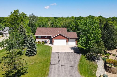 122 Ridge Rd, New London, MN, 56273-8652 | Card Image
