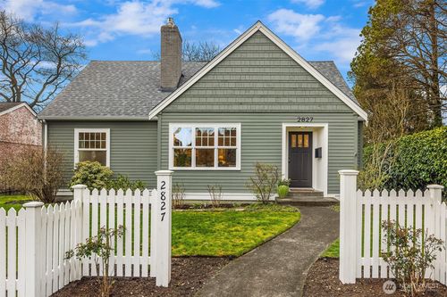 2827 40th Ave W, Seattle, WA, 98199-3130 | Card Image