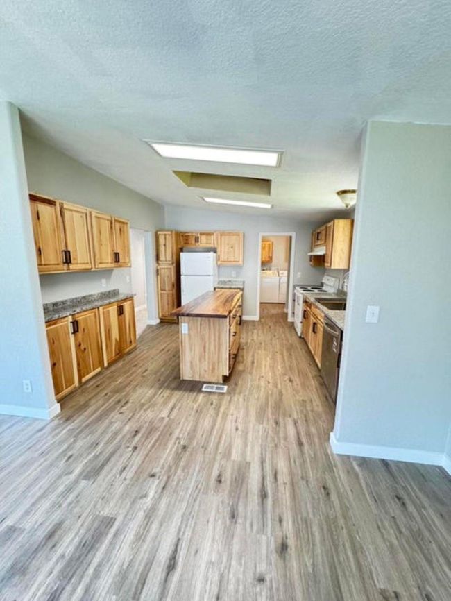 106 B B South Ave, House other with 3 bedrooms, 2 bathrooms and null parking in Metaline Falls WA | Image 7