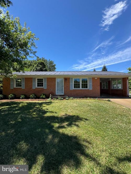 2 Springcrest Dr, LURAY, VA, 22835-1210 | Card Image