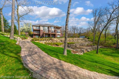 5001 Forest Valley Dr, Clarkston, MI, 48348-3491 | Card Image