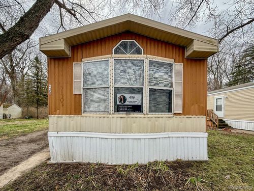 435 Rustic Lane S, Sumpter Township, MI, 48111 | Card Image