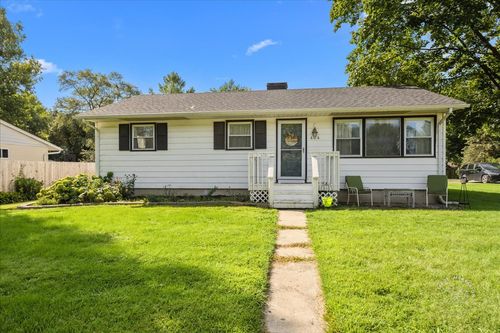 404 Thoria Rd, Batavia, IL, 60510-1362 | Card Image