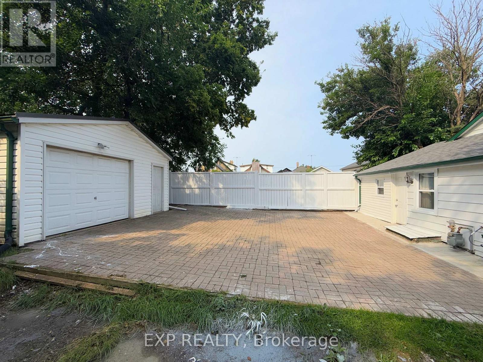 Residential in London East (East M) 5