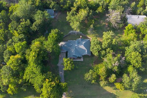 3333 Everett Dr, Edmond, OK, 73013-7444 | Card Image