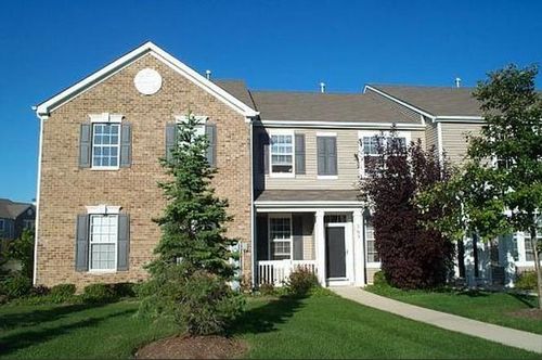 365 S Litchfield Dr, Round Lake, IL, 60073-8103 | Card Image