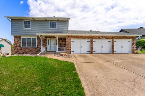 5131 Woodland Ave, Davenport, IA, 52807-1235 | Card Image