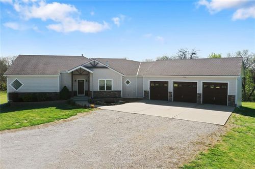 11112 E 227th St, Peculiar, MO, 64078-9243 | Card Image