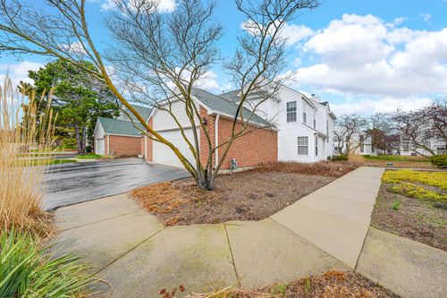 108 Hampton Blvd, Lake Bluff, IL, 60044-1162 | Card Image