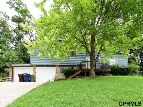 902 Calmar Cir, Bellevue, NE, 68005-2412 | Card Image