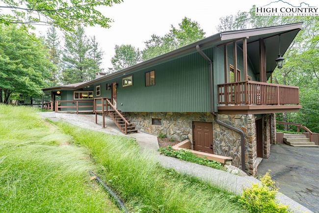 103 Raven Rd, House other with 3 bedrooms, 2 bathrooms and null parking in Beech Mountain NC | Image 43