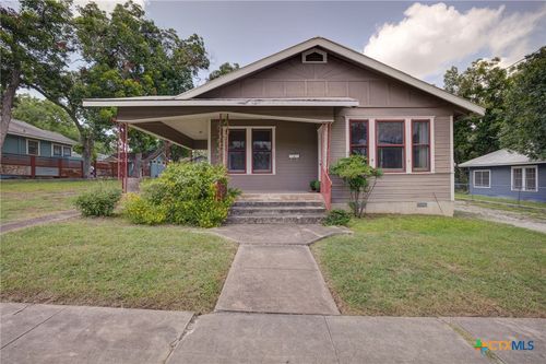 262 Clemens Ave, New Braunfels, TX, 78130-5615 | Card Image