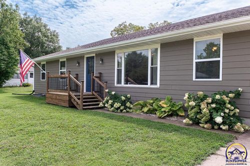 511 W Broadway St, Lebo, KS, 66856-9377 | Card Image