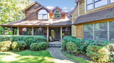 Inviting Front Entry Way | Image 2