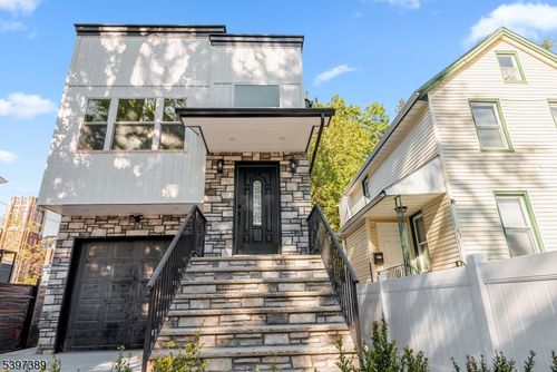 63 Oak St, East Orange, NJ, 07018-2823 | Card Image