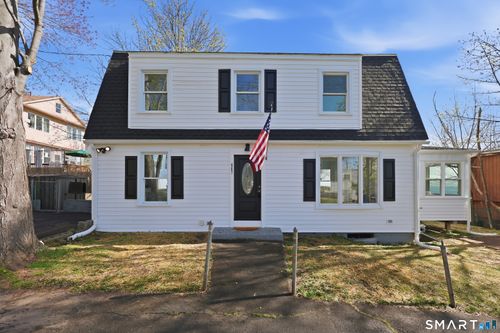 467 Ocean Avenue, West Haven, CT, 06516 | Card Image