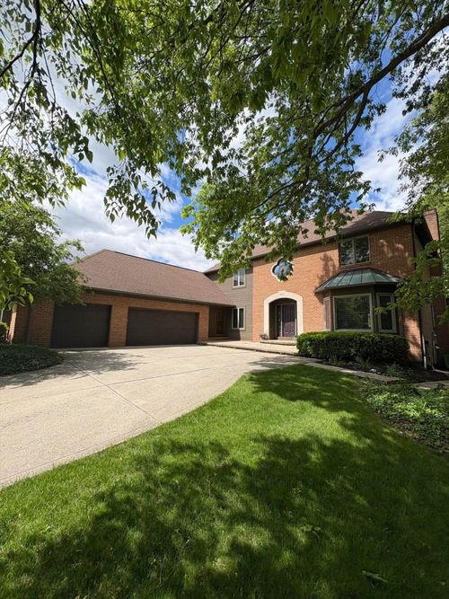 9442 Din Eidyn Dr, Dublin, OH, 43017-9495 | Card Image