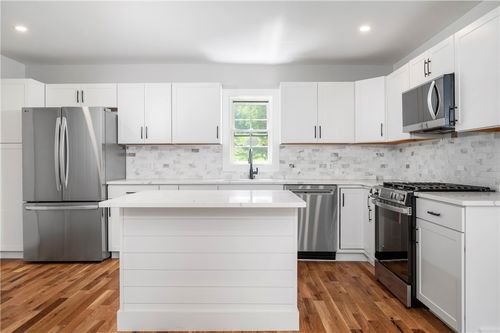 1008 Toll Gate Rd, Warwick, RI, 02886-0647 | Card Image