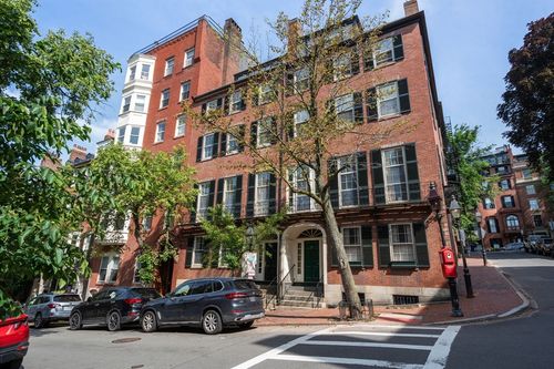 3b-1 Chestnut Street, Boston, MA, 02108 | Card Image