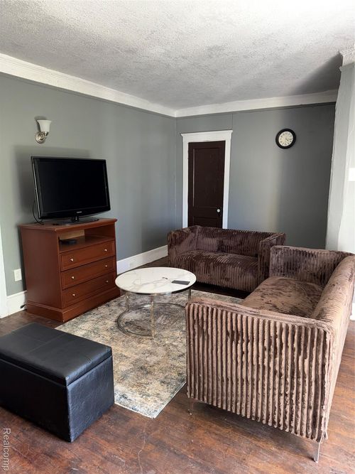 1625 Lawrence St, Detroit, MI, 48206-1518 | Card Image