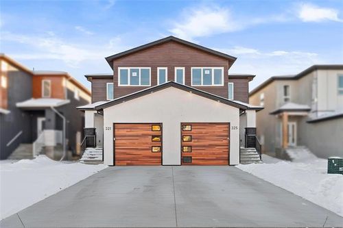 325 Numeracy Lane, Winnipeg, MB, R2P2S8 | Card Image
