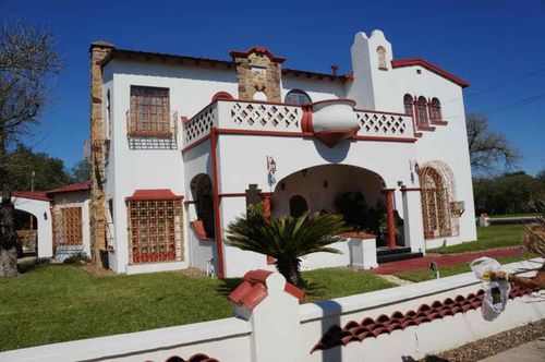 400 W Saint Charles Ave, San Diego, TX, 78384-2824 | Card Image