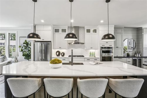 2090 Emmet Park Ln, Decatur, GA, 30033-4425 | Card Image