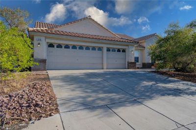 216 Red Coral Drive, House other with 4 bedrooms, 2 bathrooms and null parking in Henderson NV | Image 2