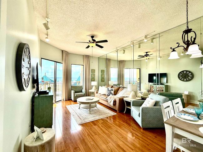 Living Room | Image 5